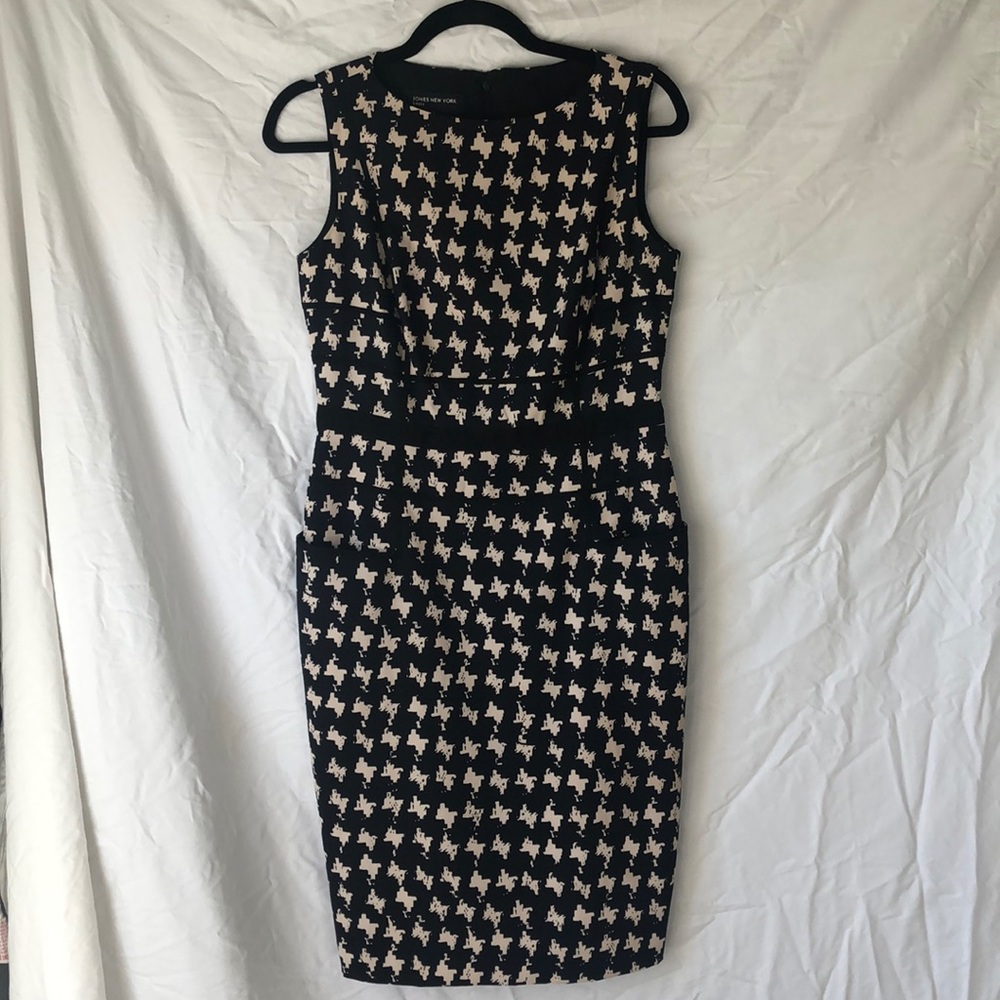 Houndstooth pencil work dress (with pockets!)